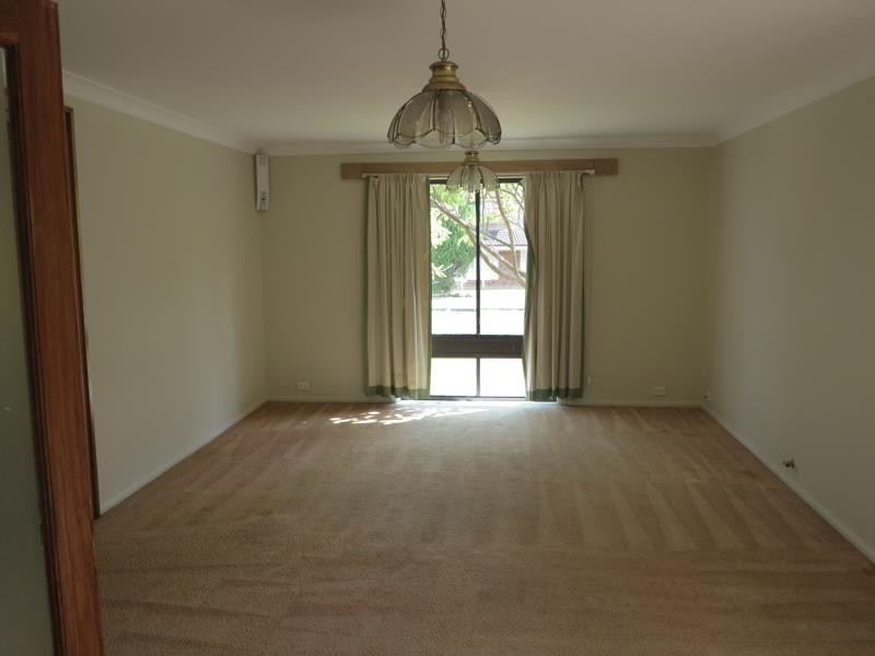 37 Simone Cres, Casula NSW 2170
