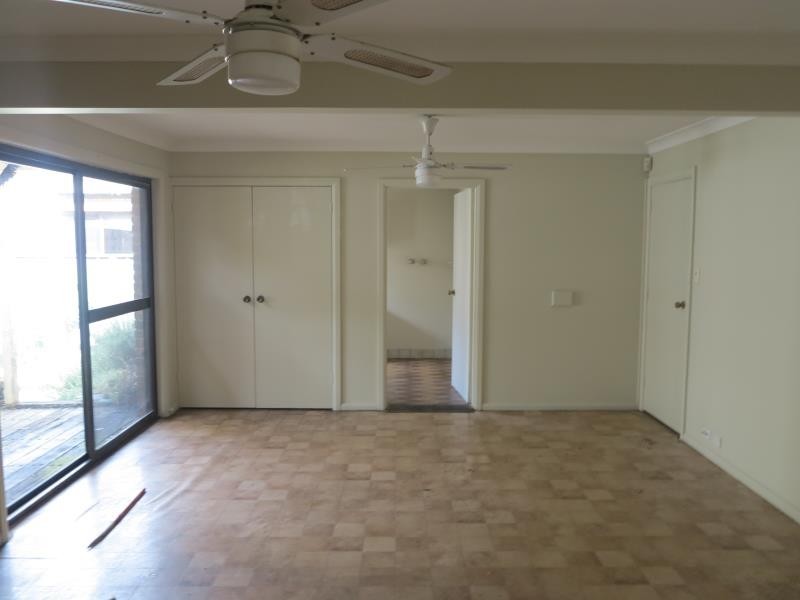 37 Simone Cres, Casula NSW 2170
