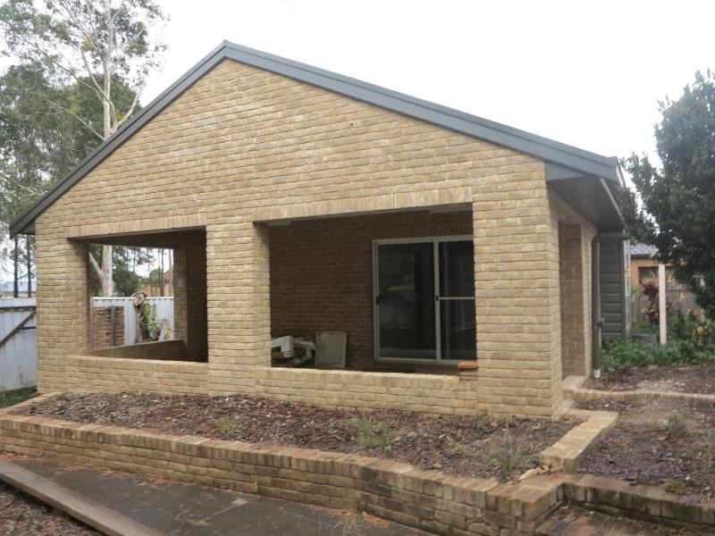 37 Simone Cres, Casula NSW 2170