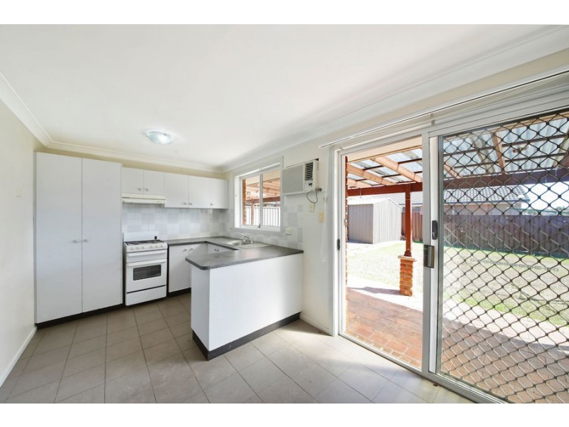 11 Crane Avenue, Green Valley NSW 2168