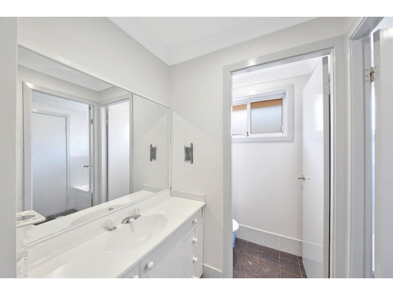 11 Crane Avenue, Green Valley NSW 2168