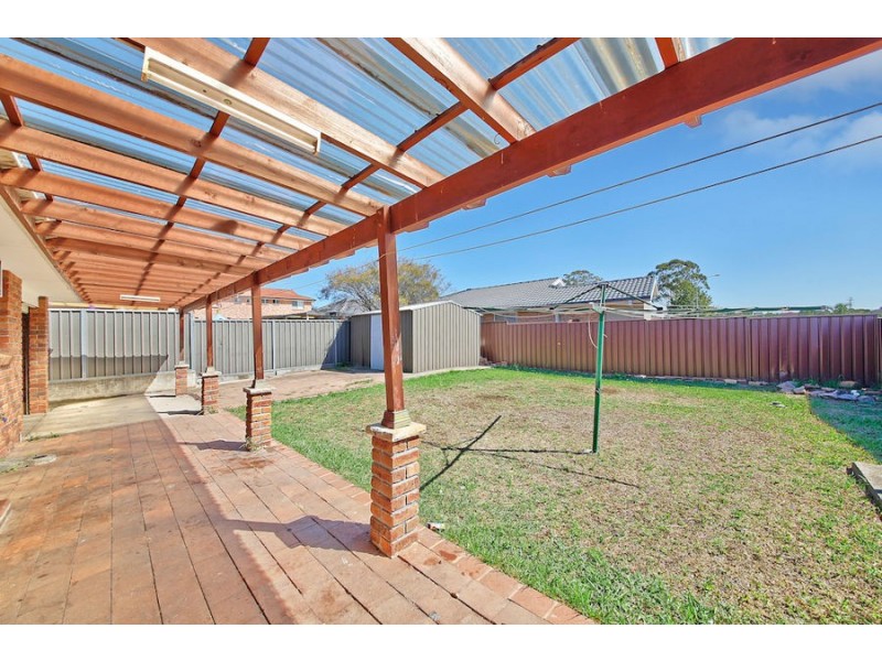 11 Crane Avenue, Green Valley NSW 2168