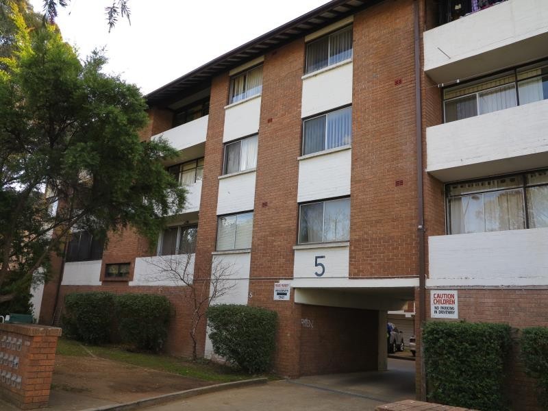 19/5 Lachlan St, Warwick Farm NSW 2170