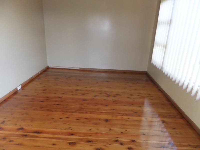 22 ROWE AVENUE, Lurnea NSW 2170