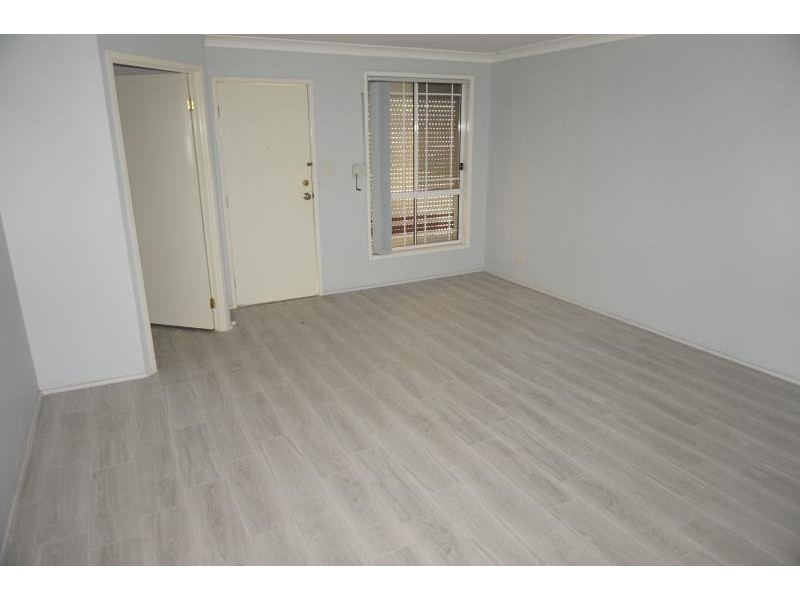 8 Tuross Close, Prestons NSW 2170