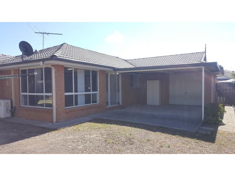 8 Tuross Close, Prestons NSW 2170
