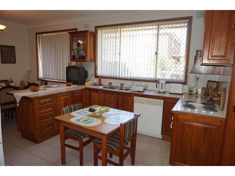 100 Reilly Street, Lurnea NSW 2170