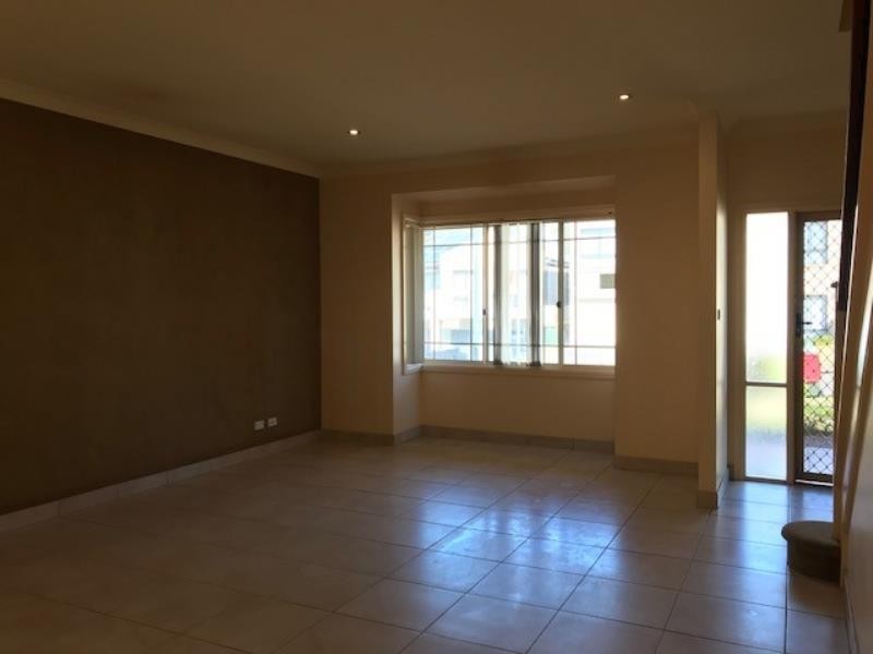 37 Ferraro, West Hoxton NSW 2171