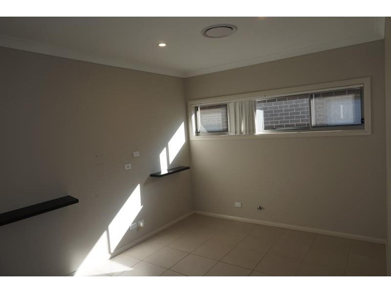 8 Zagreb Street, Prestons NSW 2170