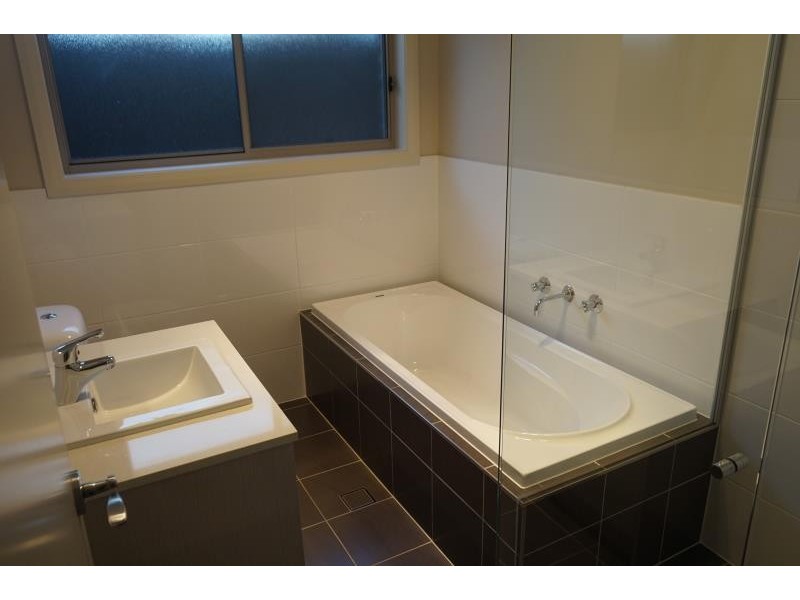 8 Zagreb Street, Prestons NSW 2170