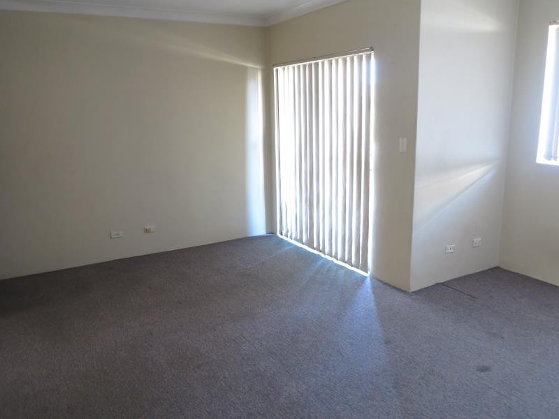 8/7-9 Forbes St, Warwick Farm NSW 2170