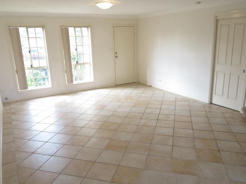 2/1 Lions Avenue, Lurnea NSW 2170