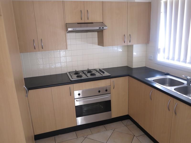 2/1 Lions Avenue, Lurnea NSW 2170