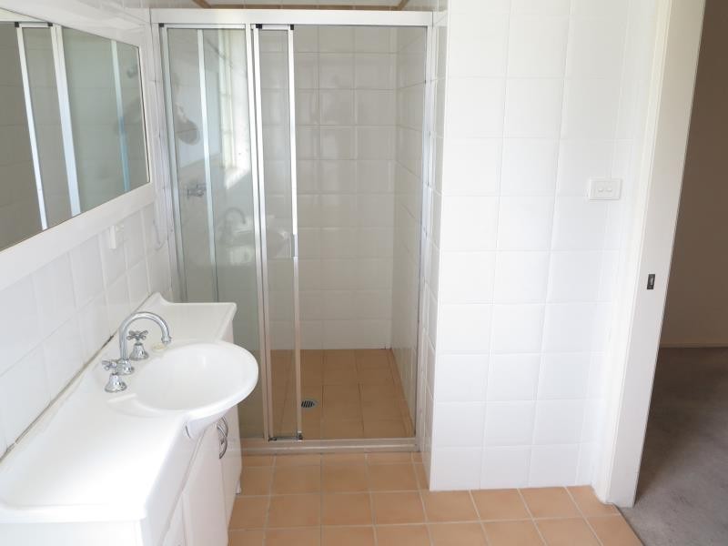 2/1 Lions Avenue, Lurnea NSW 2170