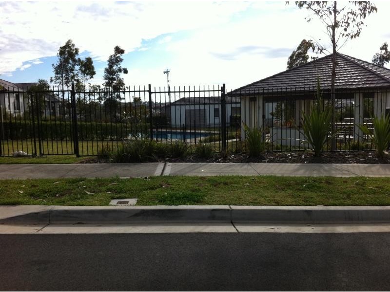 12 CHARLIE ST, Middleton Grange NSW 2171