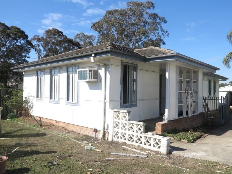 8 Maxwells Avenue, Ashcroft NSW 2168