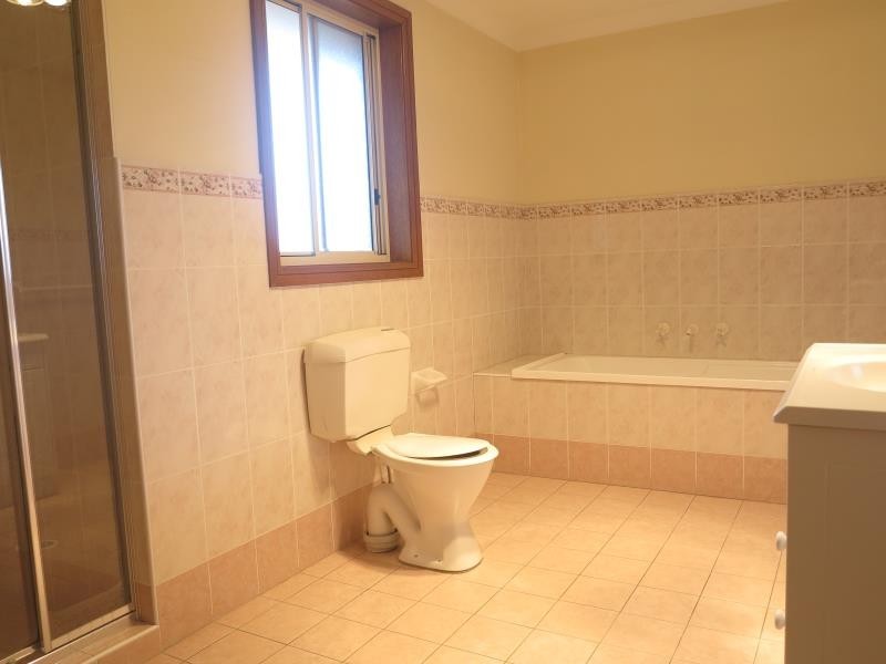 8 Althorpe Drive, Green Valley NSW 2168