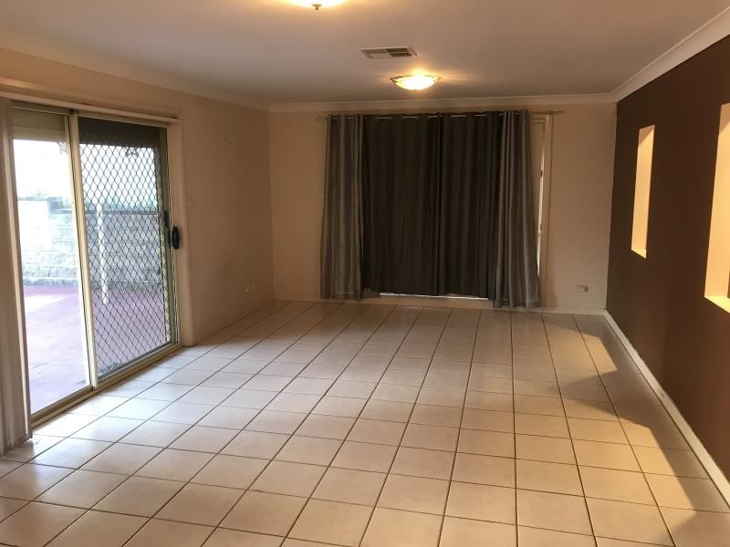 17 Hume Drive, West Hoxton NSW 2171