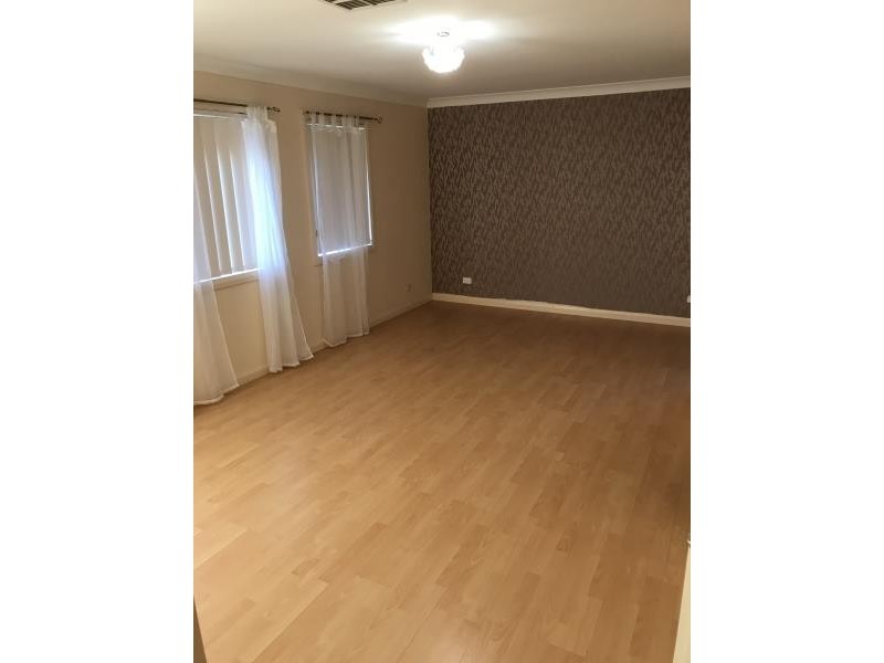 17 Hume Drive, West Hoxton NSW 2171