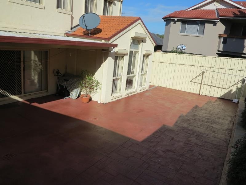 17 Hume Drive, West Hoxton NSW 2171