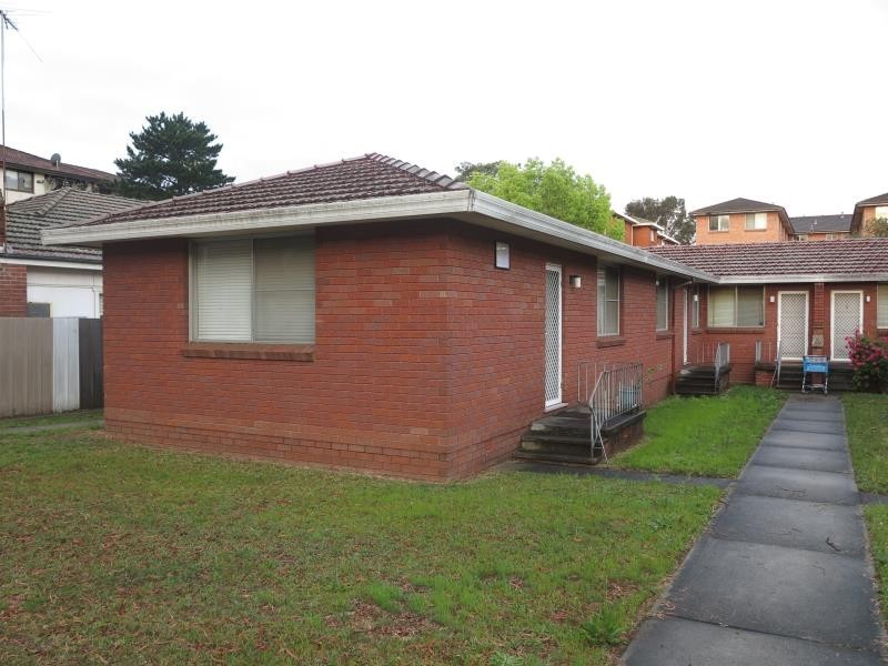 1/6 DRUMMOND STREET, Warwick Farm NSW 2170