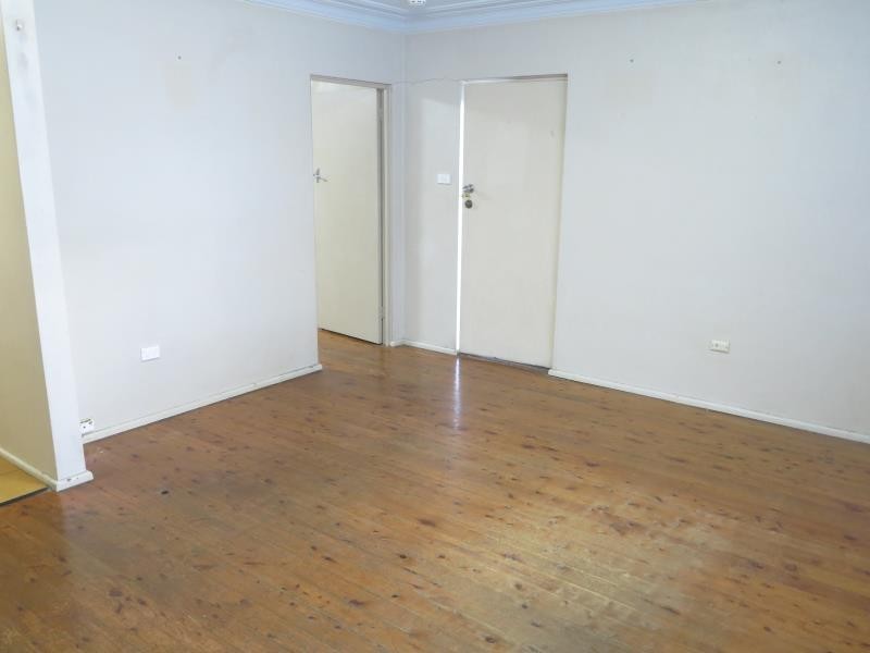 1/6 DRUMMOND STREET, Warwick Farm NSW 2170