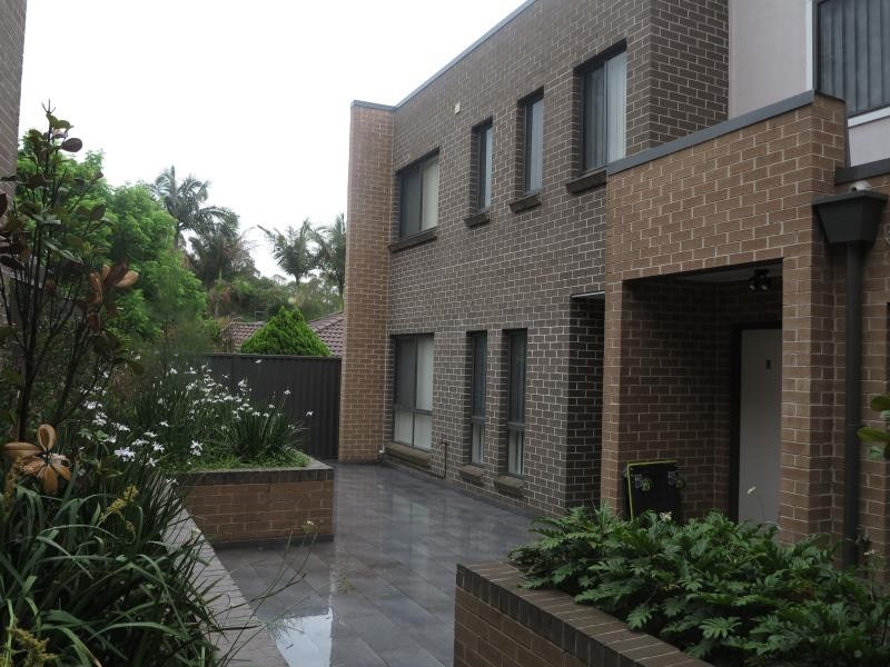 8/12 Freda Pl, Hammondville NSW 2170