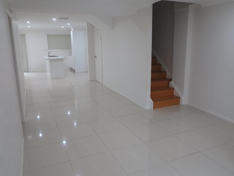 8/12 Freda Pl, Hammondville NSW 2170