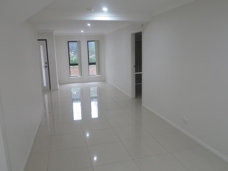 8/12 Freda Pl, Hammondville NSW 2170