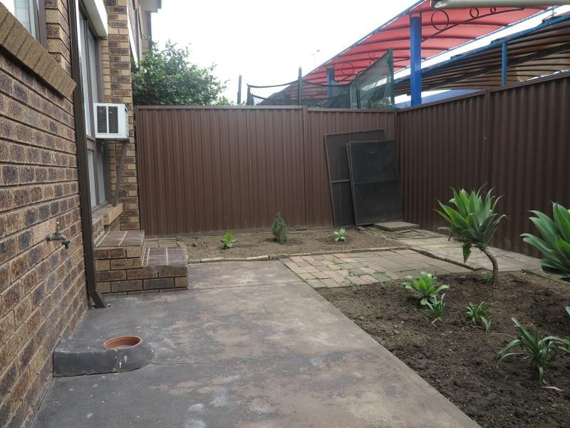 3/100 Hoxton Park Rd, Liverpool NSW 2170