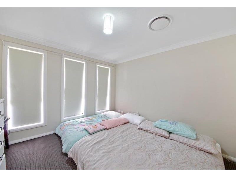 32 Pekin St, Spring Farm NSW 2570