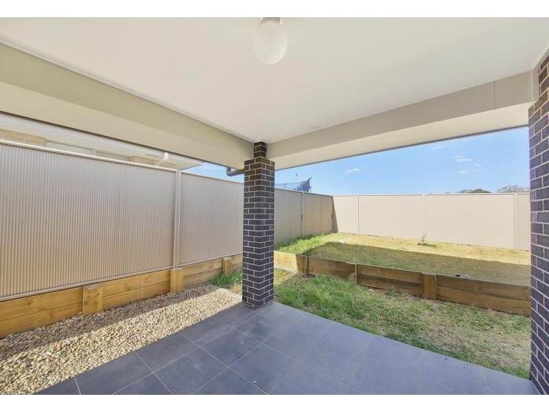 32 Pekin St, Spring Farm NSW 2570
