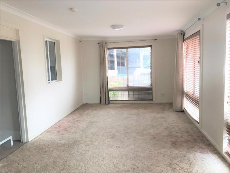 31 Heckenberg Ave, Sadleir NSW 2168