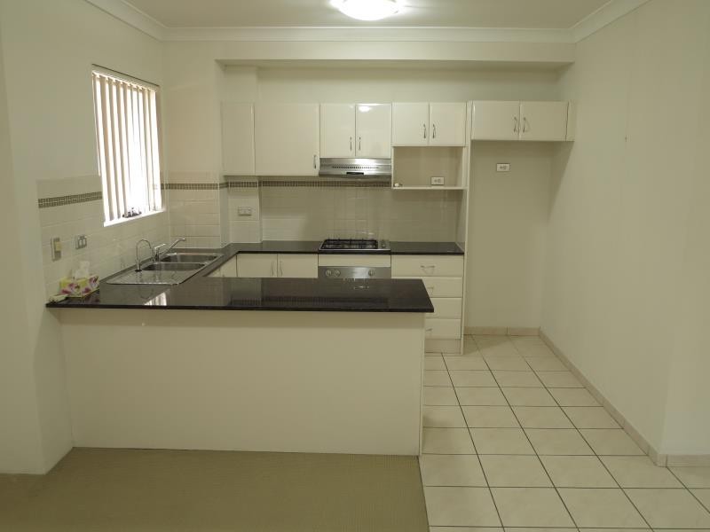 15/8-10 Browne Parade, Liverpool NSW 2170