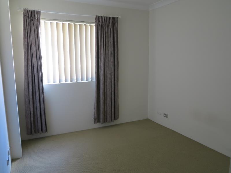 15/8-10 Browne Parade, Liverpool NSW 2170