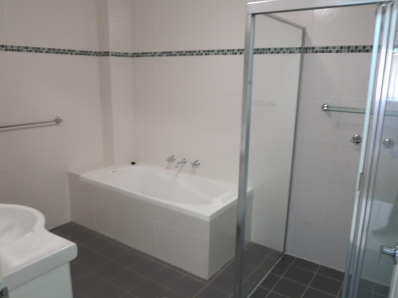 15/8-10 Browne Parade, Liverpool NSW 2170