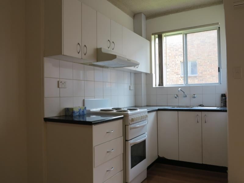 4/2 Nagle Street, Liverpool NSW 2170