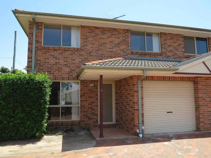3/130 GLENFIELD RD, Glenfield NSW 2167