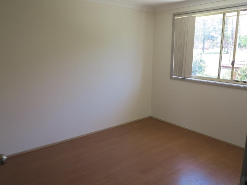 3/130 GLENFIELD RD, Glenfield NSW 2167