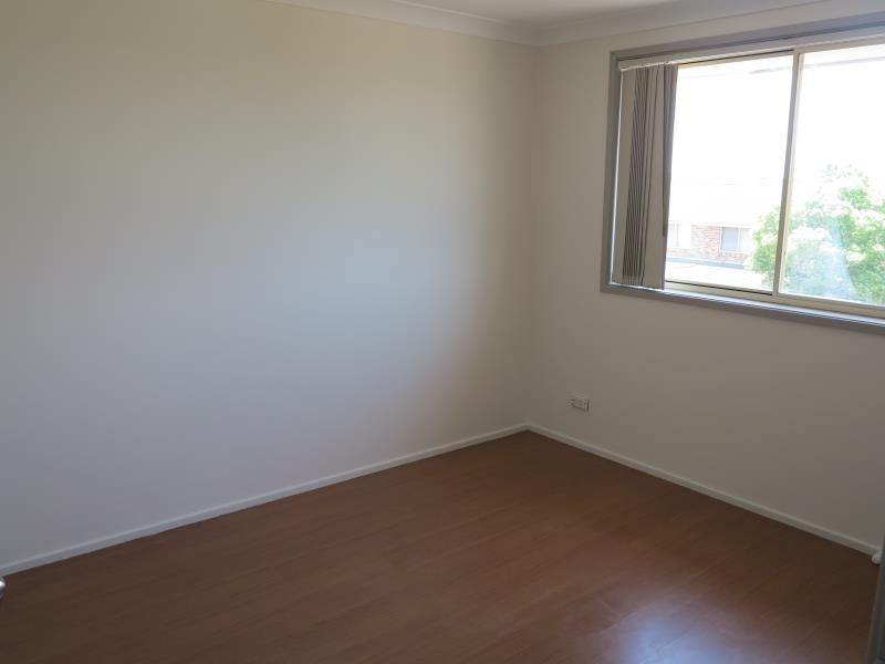 3/130 GLENFIELD RD, Glenfield NSW 2167