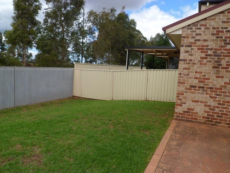 22 Ridgeway Close, West Hoxton NSW 2171