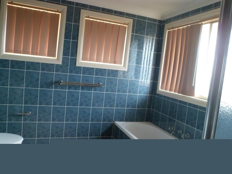 22 Ridgeway Close, West Hoxton NSW 2171