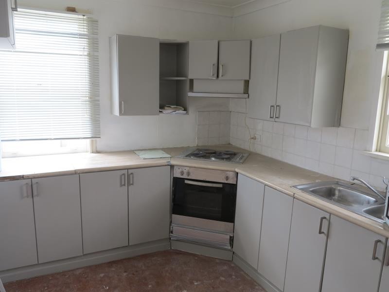 6 BURRA ST, Busby NSW 2168