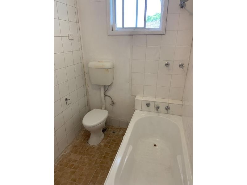 6 BURRA ST, Busby NSW 2168