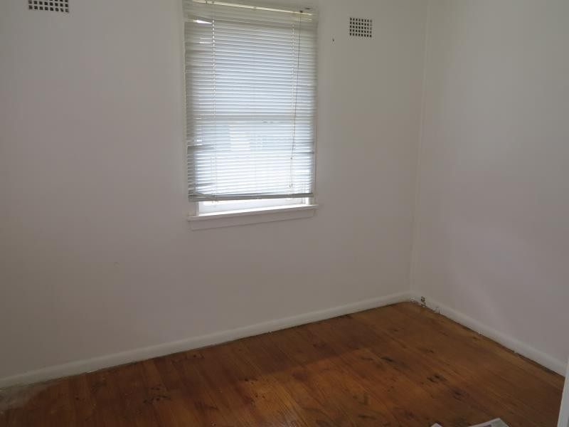 6 BURRA ST, Busby NSW 2168