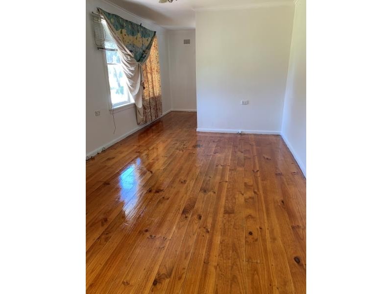 6 BURRA ST, Busby NSW 2168