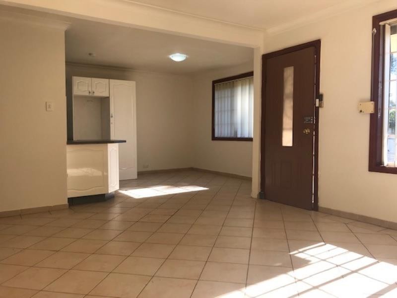 8 Ida Avenue, Lurnea NSW 2170