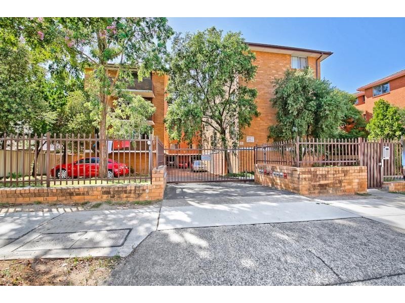 4/30 GOULBURN ST, Liverpool NSW 2170