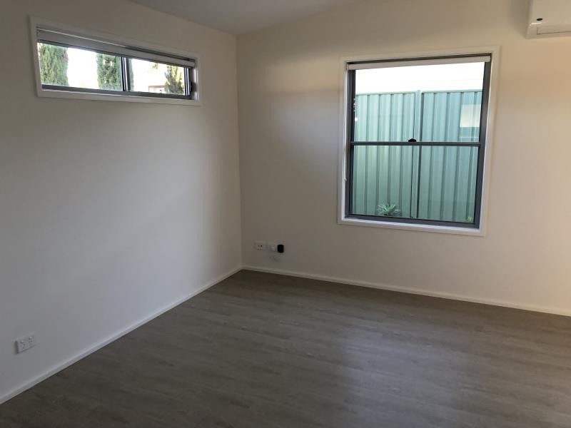 2a Longreef Crescent, Woodbine NSW 2560