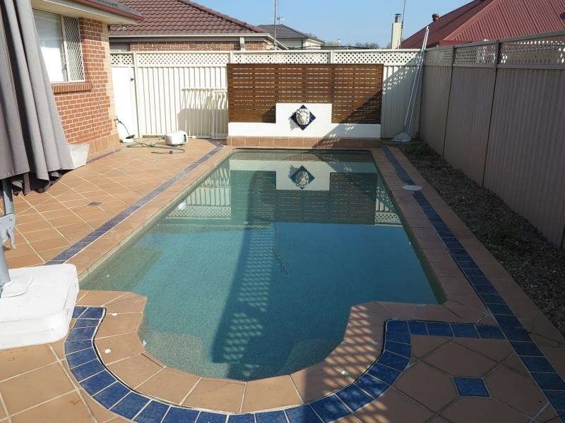 14 Archer Way, West Hoxton NSW 2171